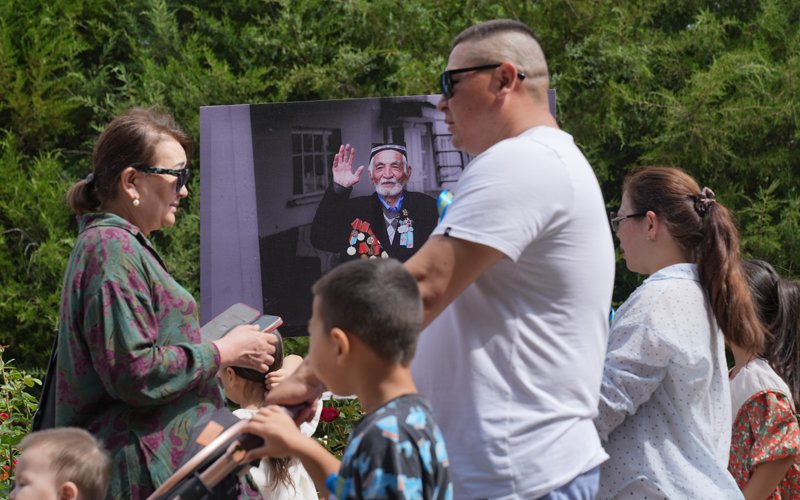 Шымкент отметил 80-летие Победы: память, фотографии и песни военных лет Шымкент отметил 80-летие Победы: память, фотографии и песни военных лет