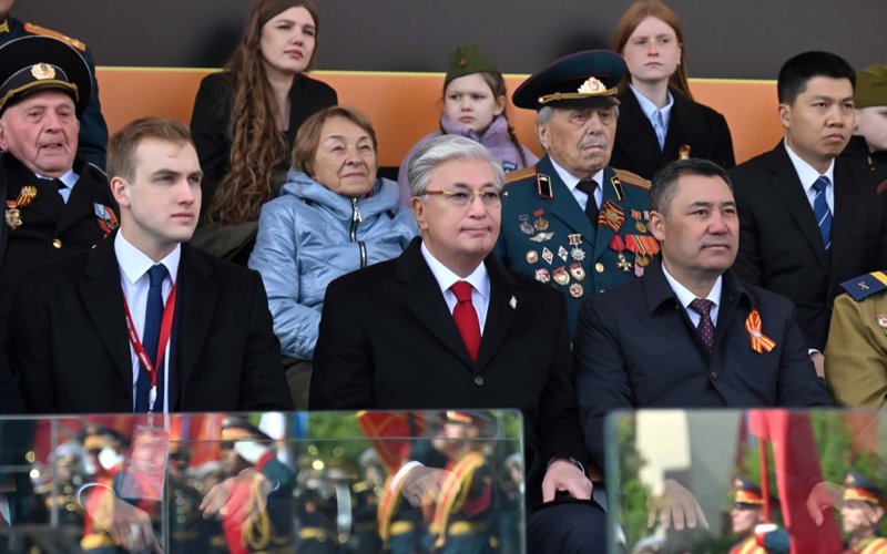Глава государства поприветствовал казахстанских военнослужащих, участвующих в параде на Красной площади Глава государства поприветствовал казахстанских военнослужащих, участвующих в параде на Красной площади