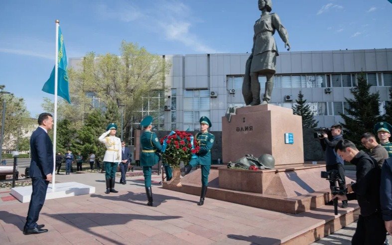 State Counselor State Counselor of Kazakhstan Karin pays tribute to Aliya Moldagulova