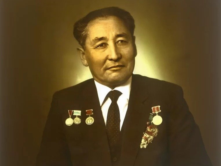 Құмаш Нұрғаилиев а