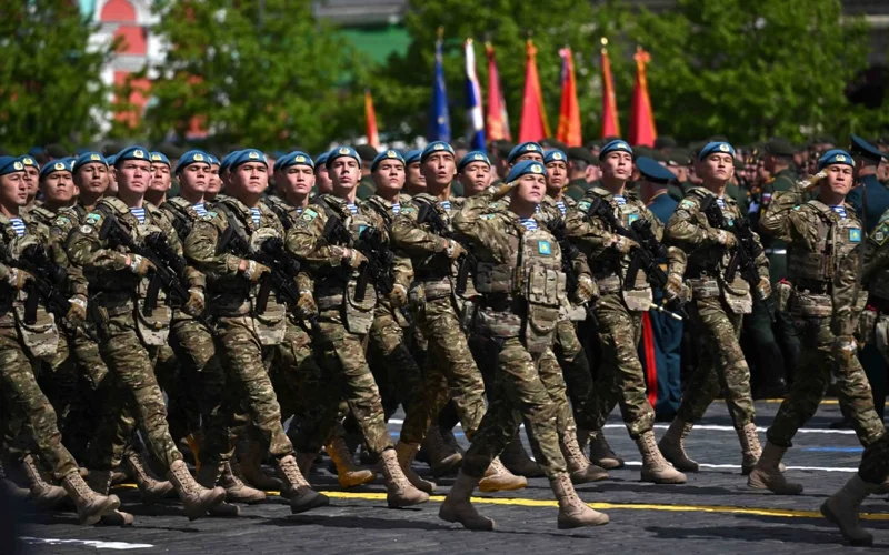 Глава государства поприветствовал казахстанских военнослужащих, участвующих в параде на Красной площади