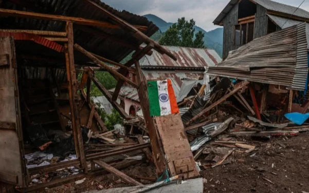 Úndistan Pákistan tarapynan atysty toqtatý rejıminiń buzylǵanyn málimdedi 