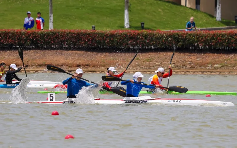 байдаркада эшкак эшиш