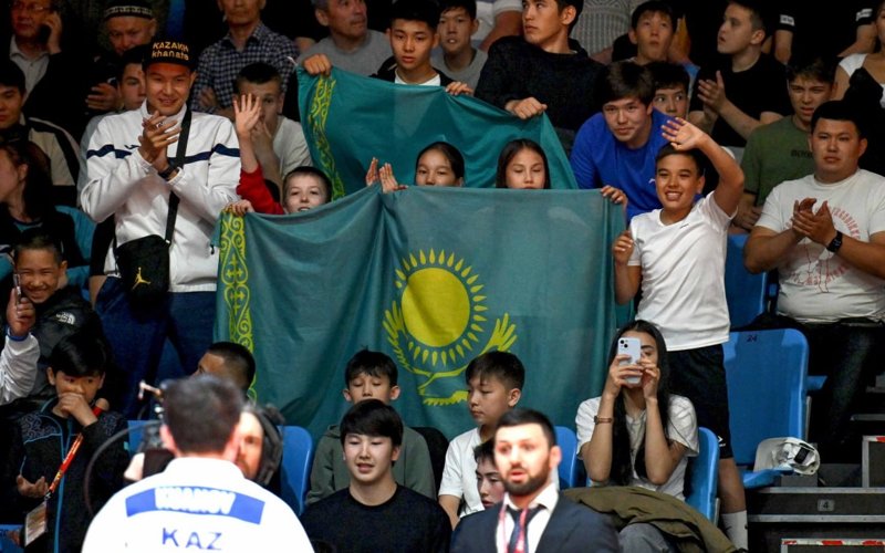 Қасым-Жомарт Тоқаев Qazaqstan Barysy Grand Slam турнирін тамашалады Қасым-Жомарт Тоқаев Qazaqstan Barysy Grand Slam турнирін тамашалады