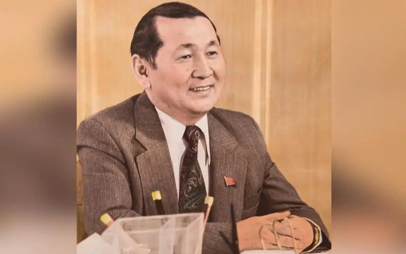 Kákimjan QAZYBAEV Kákimjan QAZYBAEV