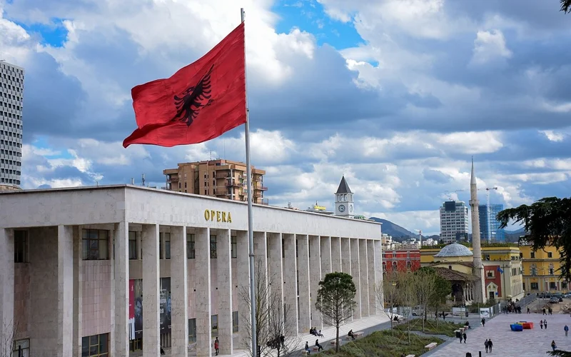 Албания флаг