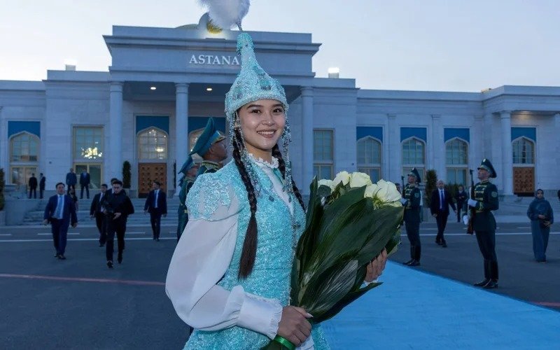 Абу-Даби Валиаҳд шаҳзодаси Қозоғистонга келди Абу-Даби Валиаҳд шаҳзодаси Қозоғистонга келди