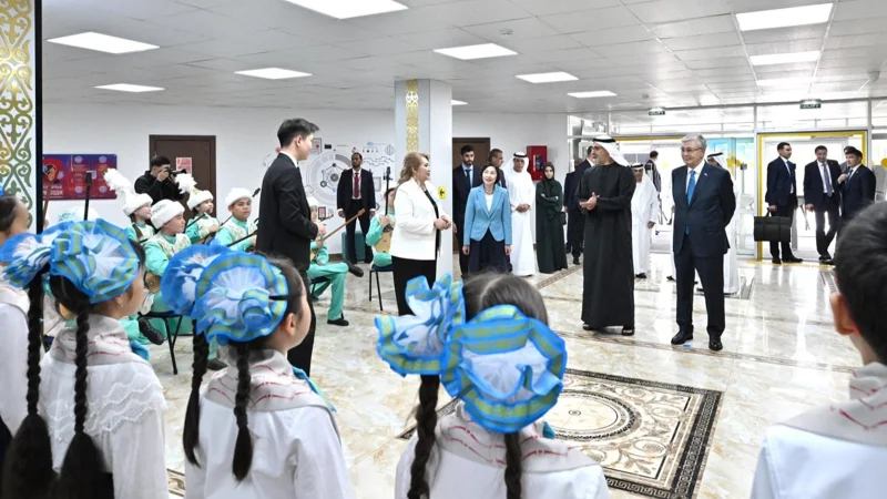 Президент Казахстана и Наследный принц Абу-Даби посетили школу в Астане