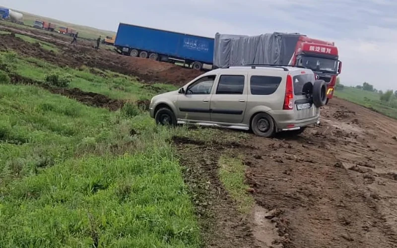 жолда қалды