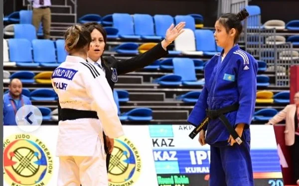 Aınaz Kýralova