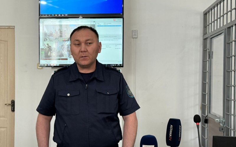 Фото с тюльпанами: аким села Актюбинской области не согласилась с обвинением в суде Фото с тюльпанами: аким села Актюбинской области не согласилась с обвинением в суде