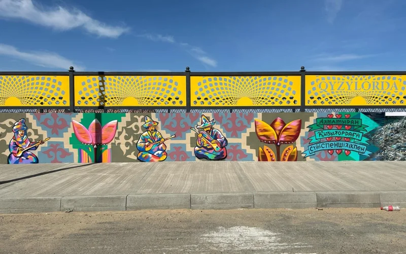 Қадыр Мырзалиевтің немересі Қызылордада батырлар мен билердің суретін салды 