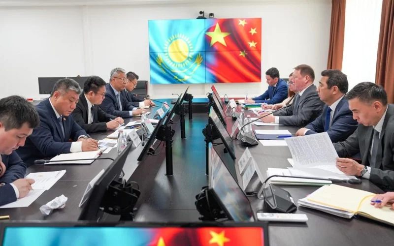 Айдарбек Сапаров провел встречу с председателем совета директоров компании CITIC Construction Co.