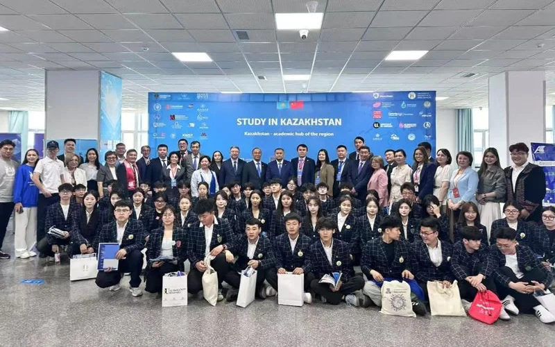 “留学哈萨克斯坦”教育展首次在中国乌鲁木齐举行