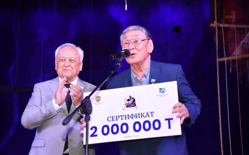 Танымал екі қаламгер Махамбет атындағы халықаралық сыйлықтың иегері атанды