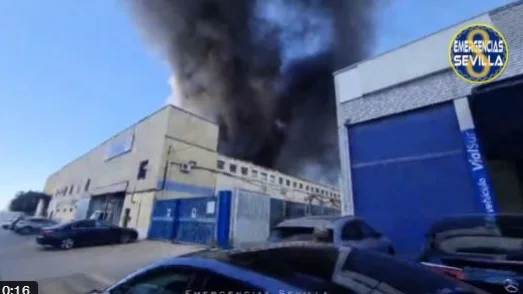 пожар на химскладе в Севилье