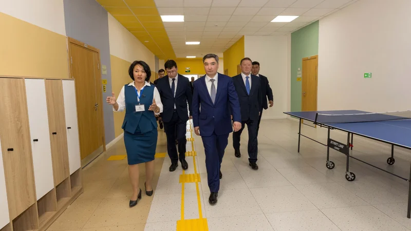 Олжас Бектенов посетил объекты образования и здравоохранения в Аркалыке