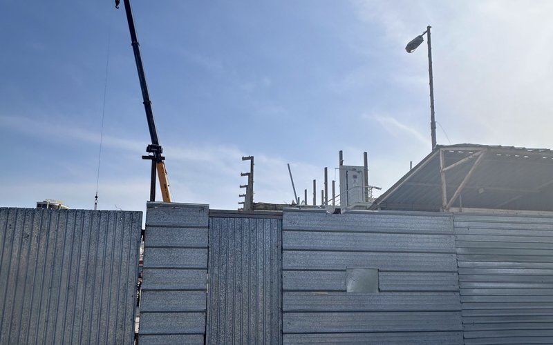 Участок в центре Астаны освобождают от временных построек Участок в центре Астаны освобождают от временных построек