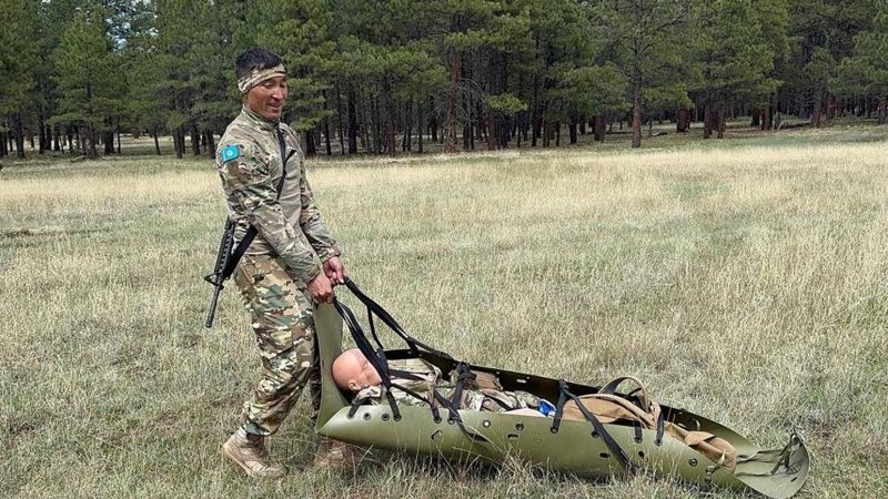 Qazaqstandyq áskerı qyzmetshi AQSh-ta rekord ornatty Qazaqstandyq áskerı qyzmetshi AQSh-ta rekord ornatty