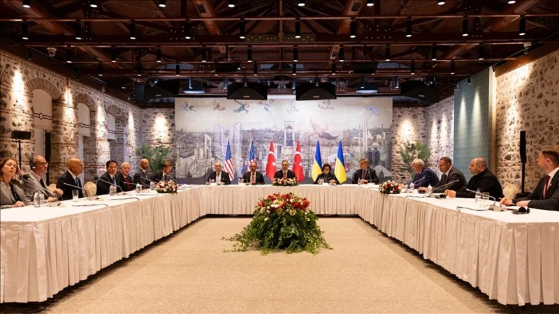 В Стамбуле стартовала трехсторонняя встреча Турция-США-Украина