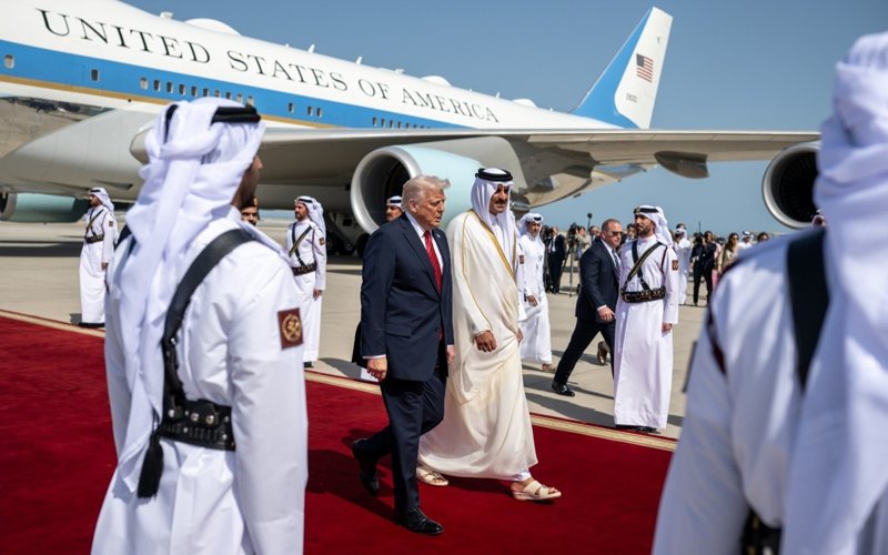 Итоги ближневосточного турне Трампа: сделки на $3,4 трлн, ИИ и дипломатия Итоги ближневосточного турне Трампа: сделки на $3,4 трлн, ИИ и дипломатия