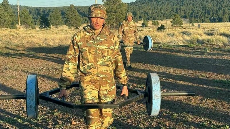 Qazaqstandyq áskerı qyzmetshi AQSh-ta rekord ornatty Qazaqstandyq áskerı qyzmetshi AQSh-ta rekord ornatty