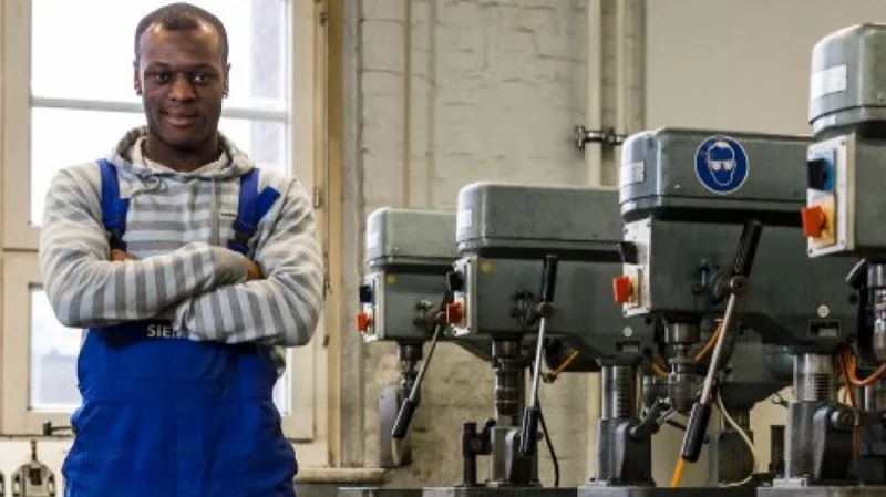 Мажарстандағы шетелдік жұмысшылар қанша табыс табады