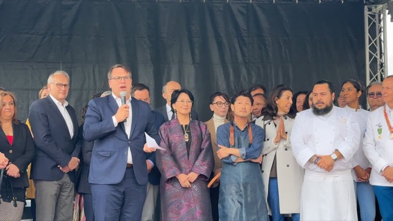 Казахстан принял участие в международном гастрономичеком фестивале в центре Парижа Казахстан принял участие в международном гастрономичеком фестивале в центре Парижа