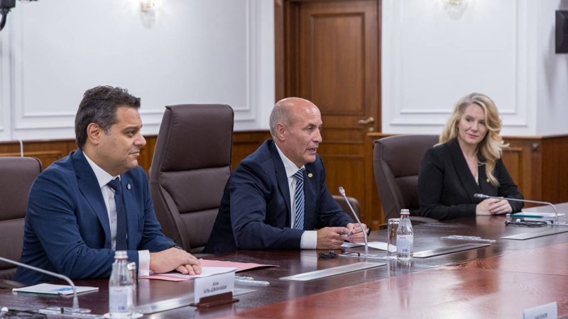 Премьер-министр встретился с президентом подразделения разведки и добычи Shell Премьер-министр встретился с президентом подразделения разведки и добычи Shell