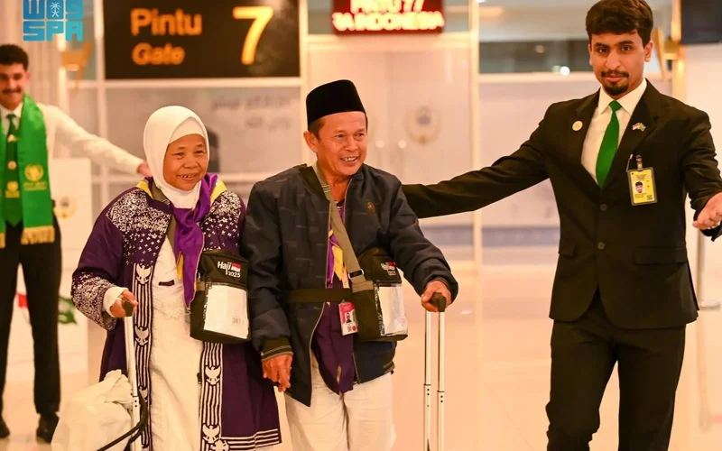 Four Decades of Dedication: Sanitation Worker, Wife Fulfill Hajj Dream through Makkah Route Initiative