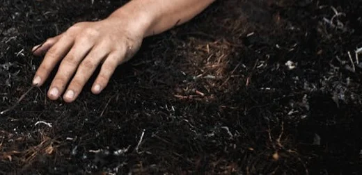 Павлодарда ер адам биіктен құлап мерт болды