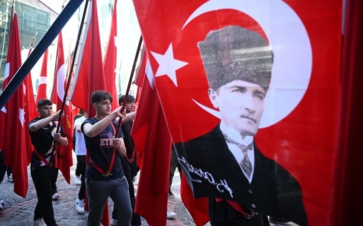 106-ю годовщину начала Национально-освободительной борьбы отмечаетТурция