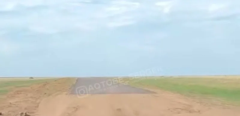 Айдаладағы 500 метр: Ақтөбеде бір үзік жол жүргізушілердің ашуын туғызды 