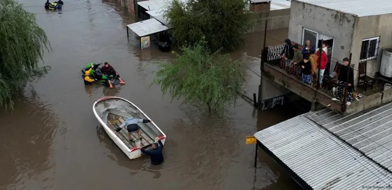 Аргентинада су тасқыны салдарынан 7500-ден астам адам эвакуацияланды 