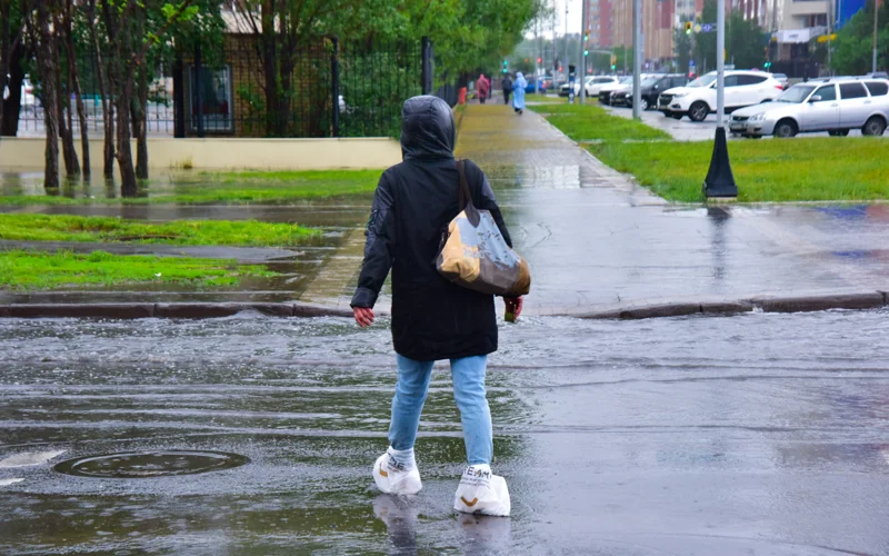 люди, дождь, погода, ауа райы, жанбыр, адамдар