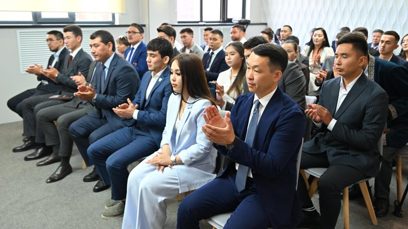 Қазақстан әділеттілік үстемдік құратын заманауи әрі қуатты мемлекетке айналуы керек — Мәулен Әшімбаев Қазақстан әділеттілік үстемдік құратын заманауи әрі қуатты мемлекетке айналуы керек — Мәулен Әшімбаев