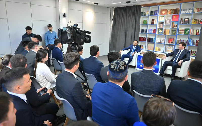 Маулен Ашимбаев высказался о важности концепции «Адал азамат»  