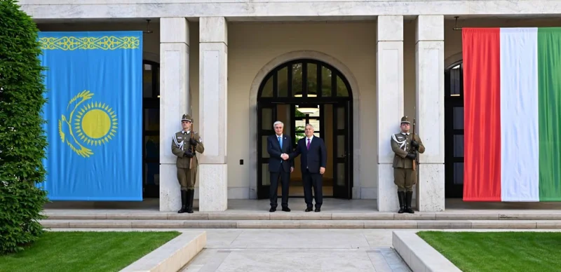 Мемлекет басшысы Мажарстан Премьер-министрімен келіссөз жүргізді 