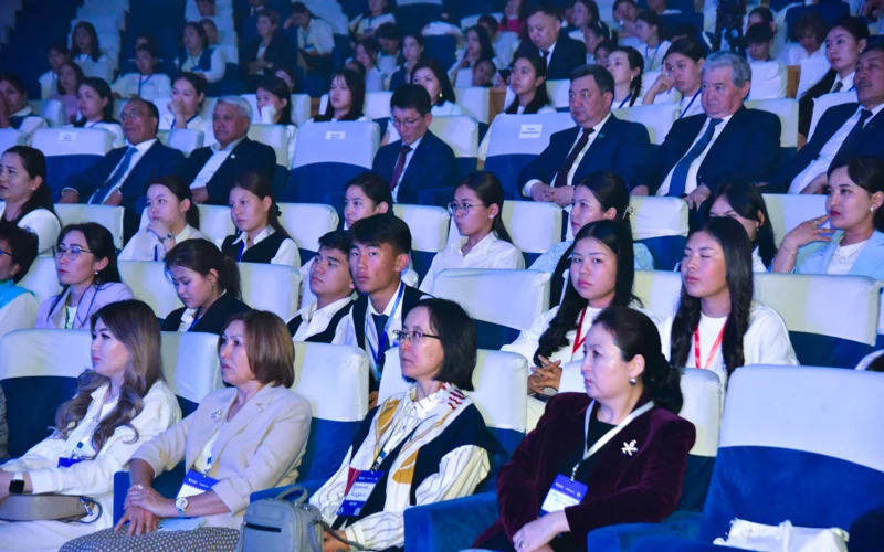 білім оқушы көрермен