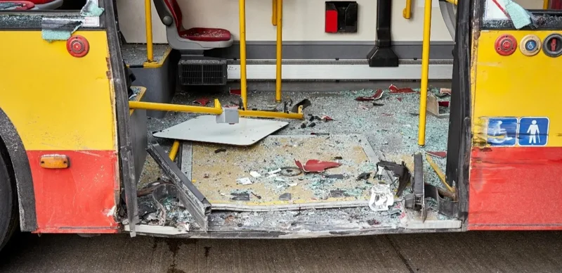 Пәкістанда жанкешті мектеп автобусын жарып жіберді