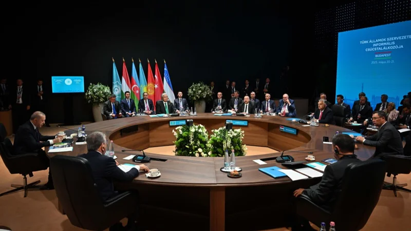 Prezıdent Túrki memleketteri uıymynyń beıresmı sammıtine qatysty