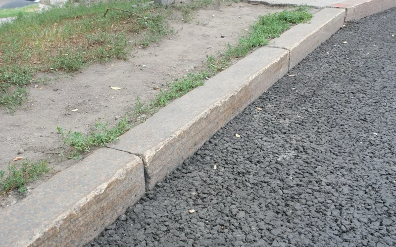 В Алматы при строительстве BRT заменят только поврежденные бордюры