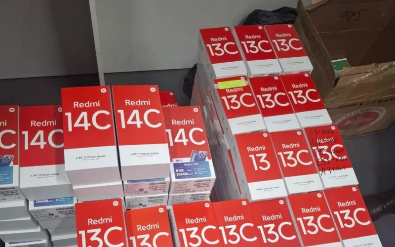 Крупную партию контрафактных телефонов Xiaomi изъяли в Алматы