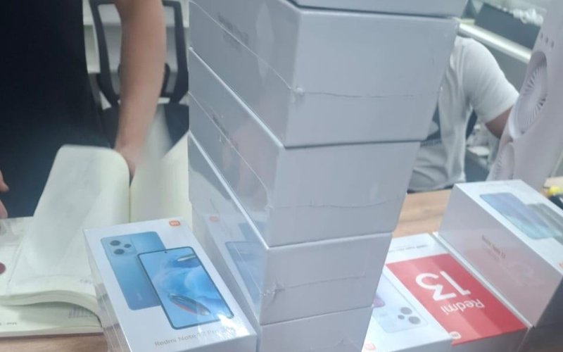 Құны 5 млн теңгеден асатын ұялы телефондар мен мобильді аксессуарлар тәркіленді Құны 5 млн теңгеден асатын ұялы телефондар мен мобильді аксессуарлар тәркіленді