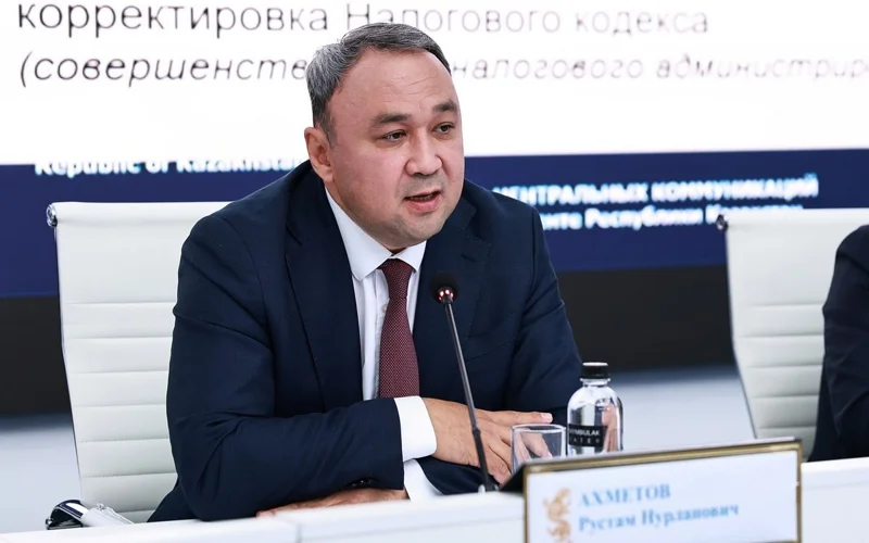 первый заместитель председателя АЗРК Рустам Ахметов