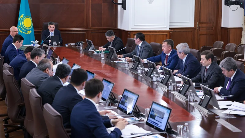 Oljas Bektenov JEK damytý máseleleri jónindegi energetıkalyq keńestiń otyrysyn ótkizdi