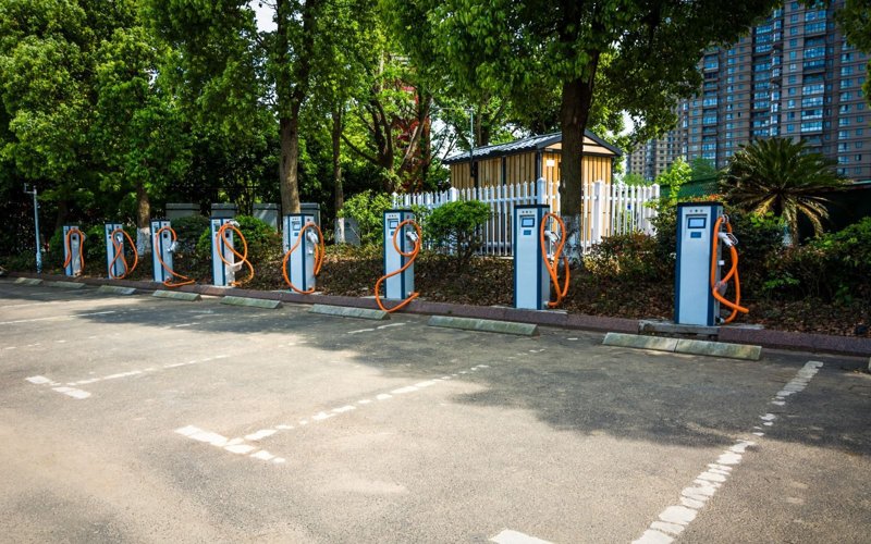 Almatyda elektromobıl qýattaıtyn 311stantsııa ornatylady Almatyda elektromobıl qýattaıtyn 311stantsııa ornatylady
