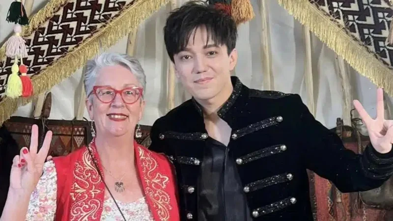 瑞士粉丝出书讲述迪玛希如何改变她的人生