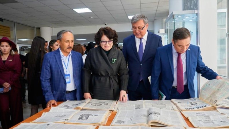 «Ана тілі» газетінің 35 жылдығына арналған мерейтойлық іс-шара өтті «Ана тілі» газетінің 35 жылдығына арналған мерейтойлық іс-шара өтті