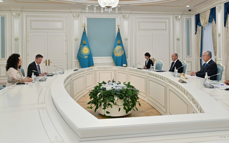 п
